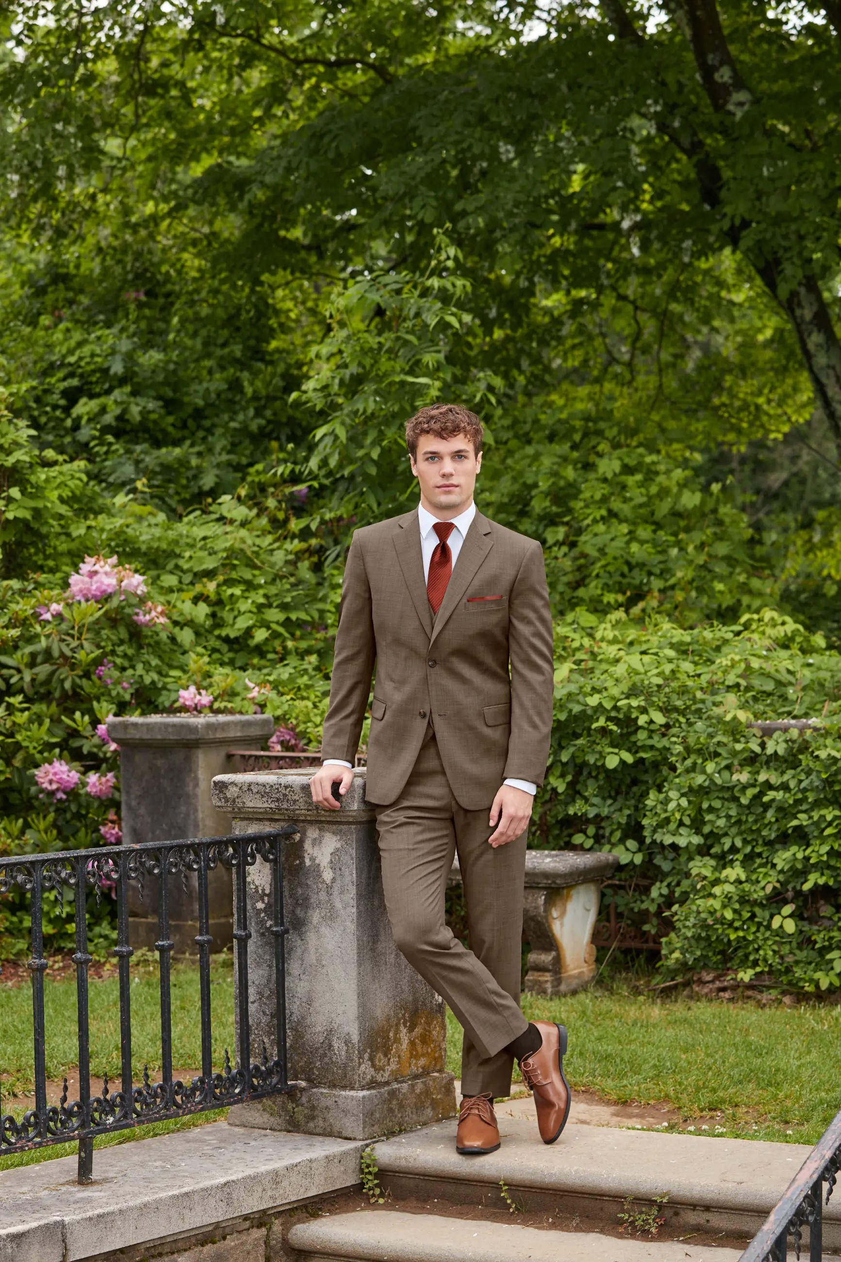 Understated Elegance: Tan &amp; Brown Menswear for Unforgettable Looks Image